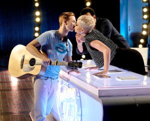 Benjamin-Glaze-katy-perry-kiss