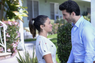 Jane The Virgin -- "Chapter Eighty-One" -- Image Number: JAV417c_0097.jpg -- Pictured (L-R): Gina Rodriguez as Jane and Justin Baldoni as Rafael -- Photo: Patrick Wymore/The CW -- ÃÂ© 2018 The CW Network, LLC. All Rights Reserved.