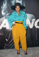 HOLLYWOOD, CA - MAY 1: Celebrities arrive at the premiere of Universal Pictures' "Breaking In' held at ArcLight Hollywood on May 1, 2018 in Hollywood, CA. Gabrielle Union